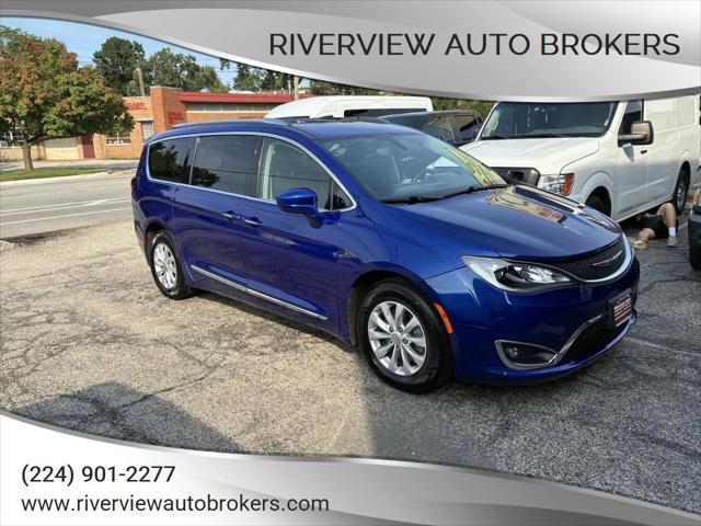 2019 Chrysler Pacifica Touring L for sale in Des Plaines, IL