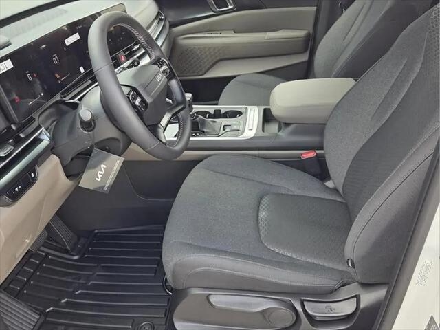 2027 Kia Carnival LX