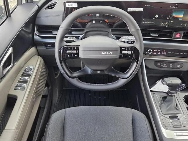2027 Kia Carnival LX