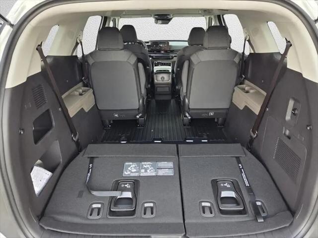 2027 Kia Carnival LX