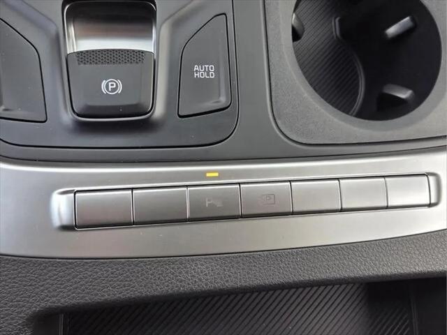 2027 Kia Carnival LX
