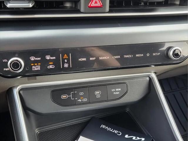 2027 Kia Carnival LX
