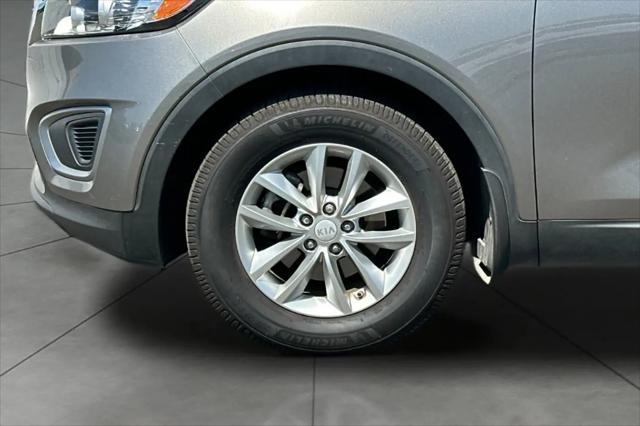 2017 Kia Sorento 2.4L LX