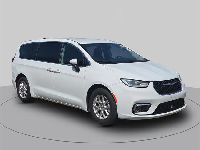 2023 Chrysler Pacifica Touring L for sale in Fayetteville, TN