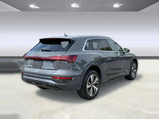 2024 Audi e-tron Premium quattro