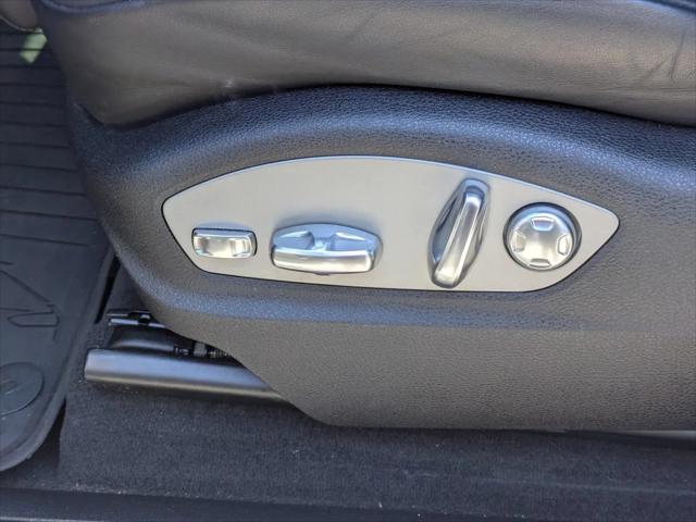2023 Porsche Macan Macan