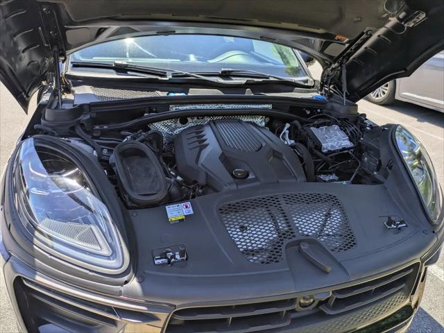 2023 Porsche Macan Macan