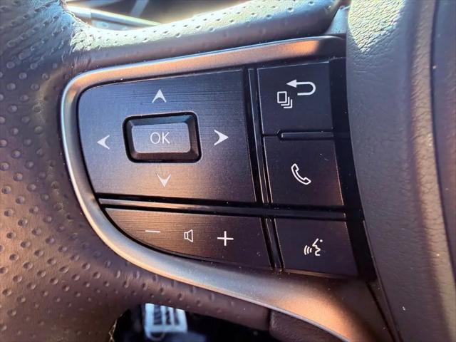 2024 Lexus ES 350 F SPORT Handling