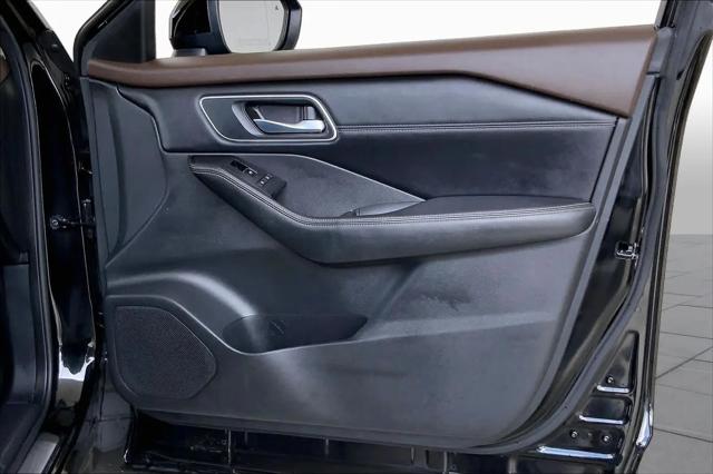 2021 Nissan Rogue Platinum FWD