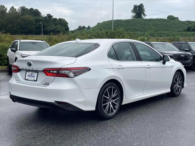 2021 Toyota Camry Hybrid XLE
