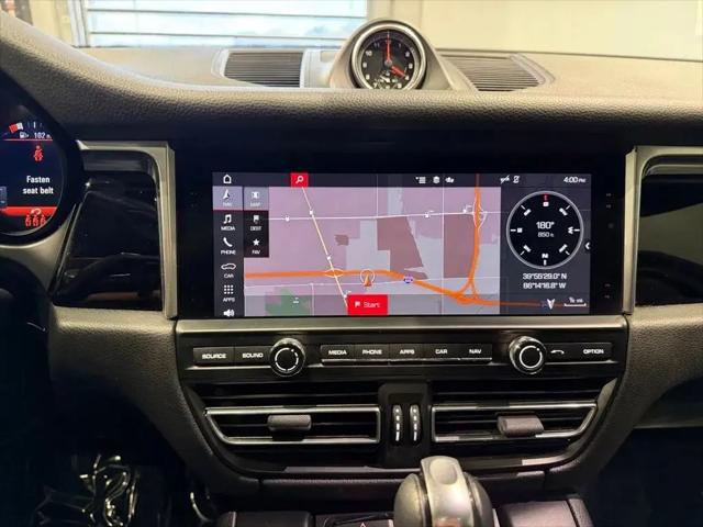 2021 Porsche Macan Macan
