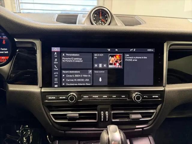 2021 Porsche Macan Macan