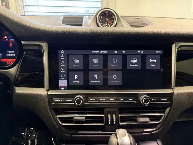 2021 Porsche Macan Macan