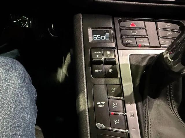 2021 Porsche Macan Macan