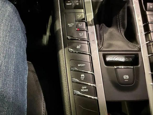 2021 Porsche Macan Macan