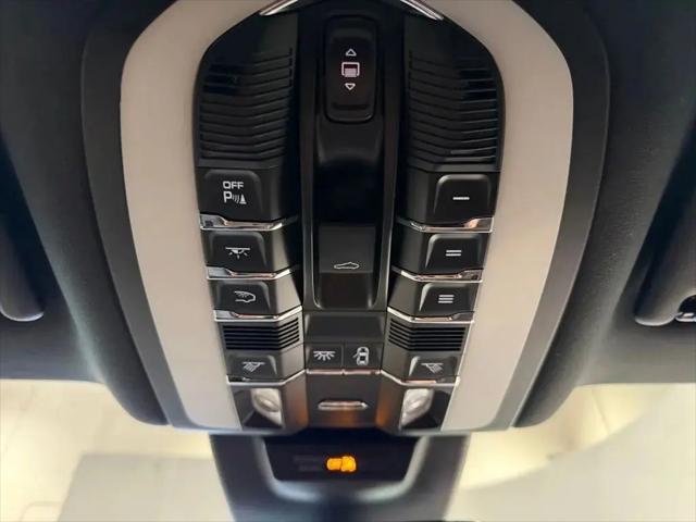 2021 Porsche Macan Macan