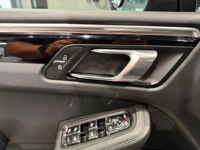 2021 Porsche Macan Macan