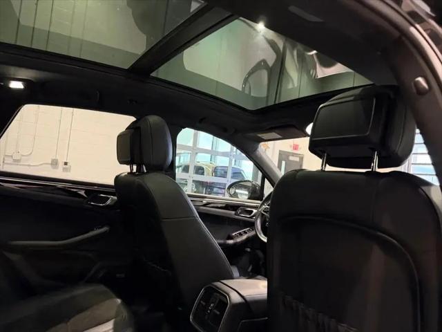 2021 Porsche Macan Macan