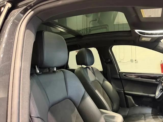 2021 Porsche Macan Macan