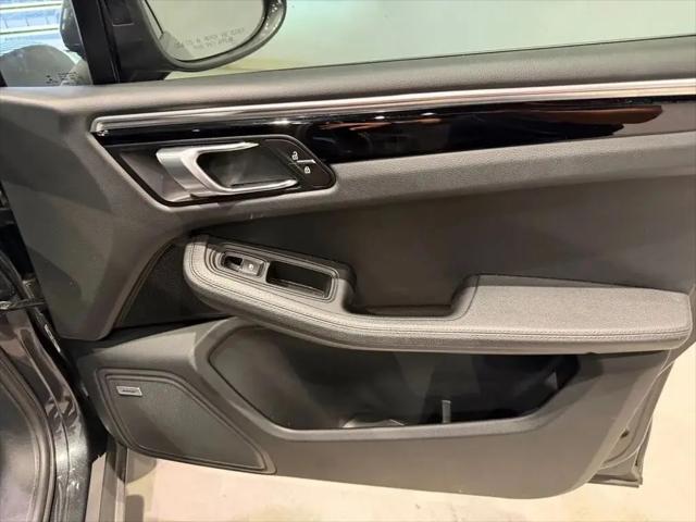2021 Porsche Macan Macan