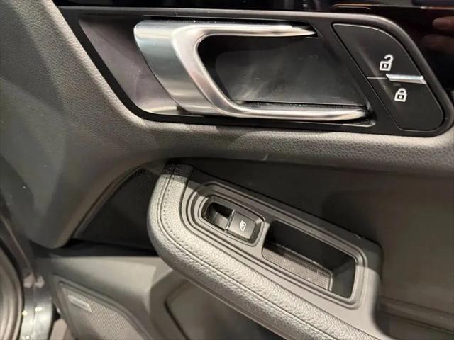 2021 Porsche Macan Macan