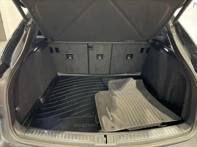 2021 Porsche Macan Macan