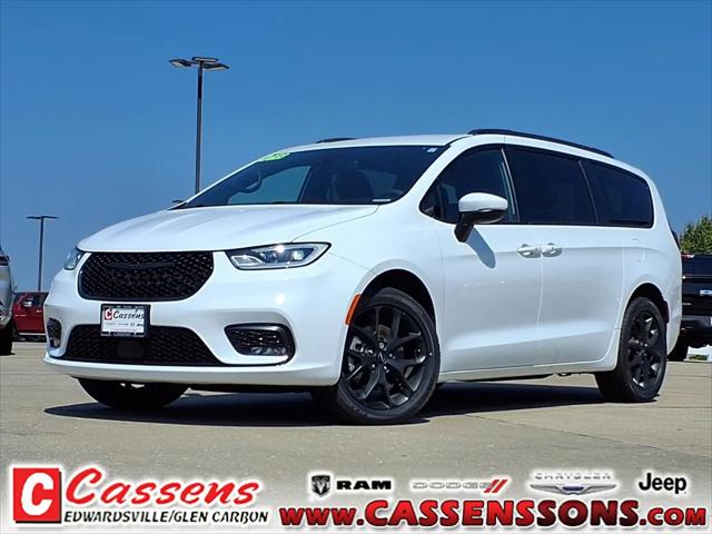 2023 Chrysler Pacifica Touring L for sale in Glen Carbon, IL