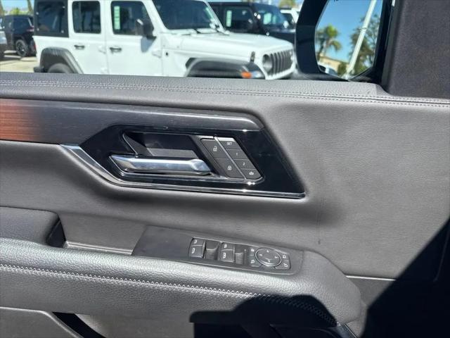 2025 GMC Yukon 4WD Denali
