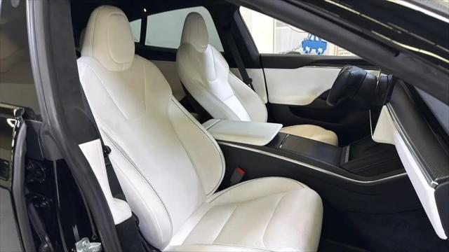 2022 Tesla Model S Plaid Tri Motor All-Wheel Drive