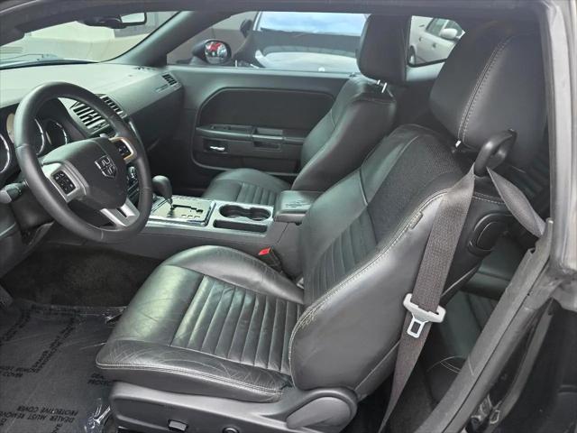 2013 Dodge Challenger SXT Plus