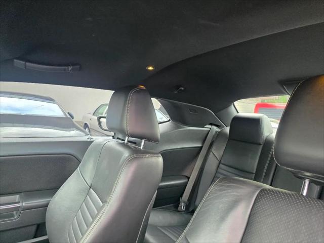 2013 Dodge Challenger SXT Plus