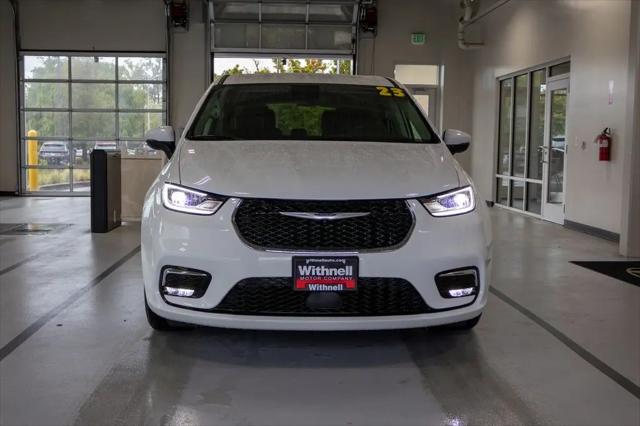 2023 Chrysler Pacifica Hybrid Touring L