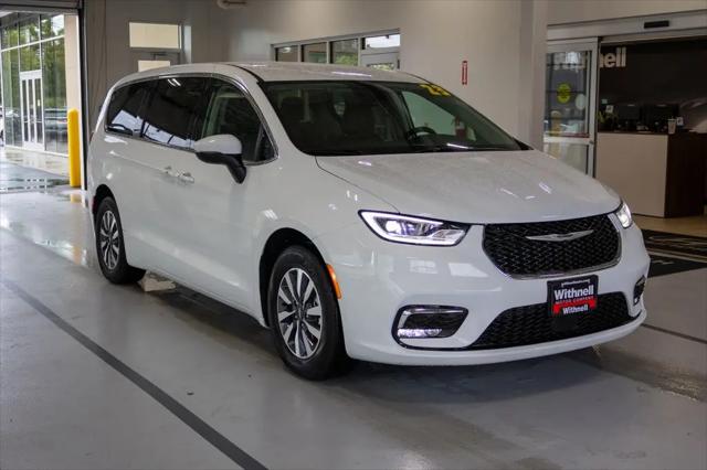 2023 Chrysler Pacifica Hybrid Touring L