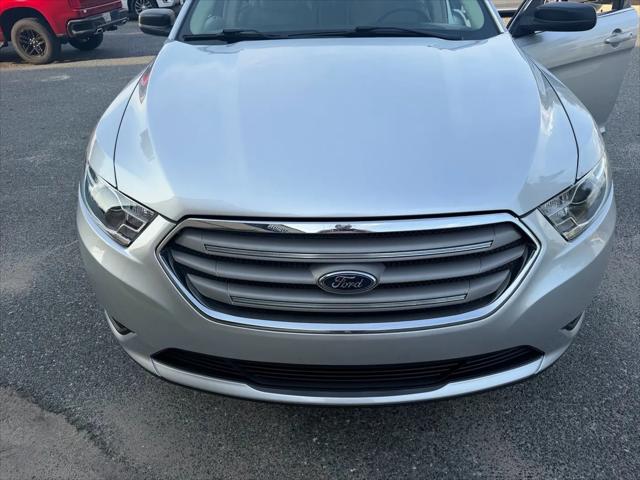 2017 Ford Taurus SE