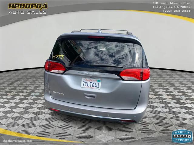 2017 Chrysler Pacifica Touring-L