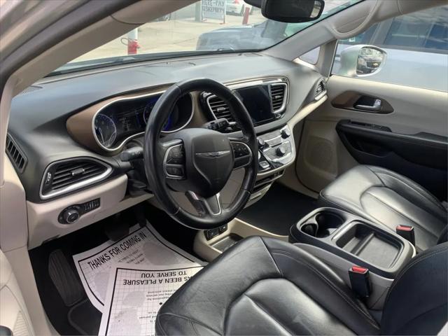 2017 Chrysler Pacifica Touring-L