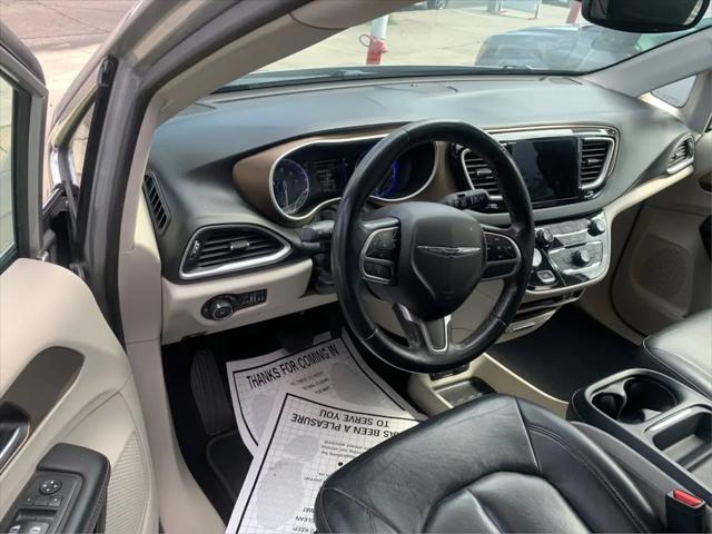 2017 Chrysler Pacifica Touring-L