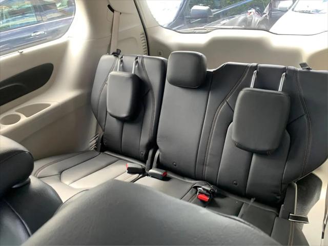 2017 Chrysler Pacifica Touring-L