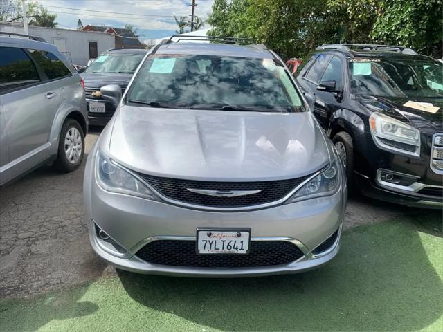 2017 Chrysler Pacifica Touring-L