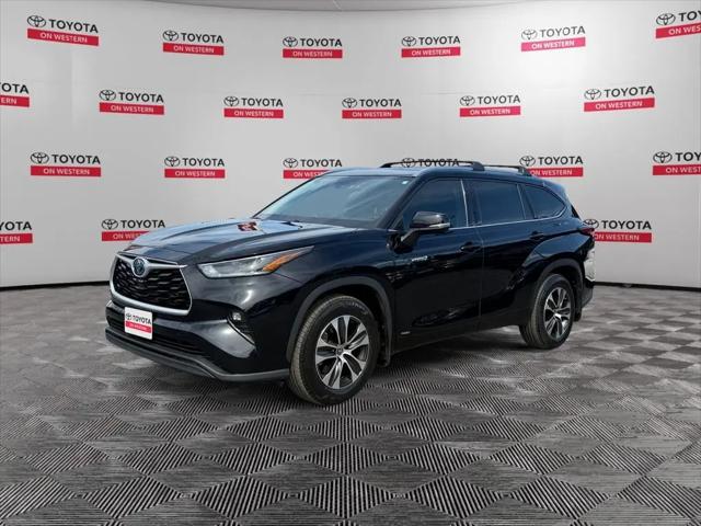 2021 Toyota Highlander Hybrid XLE for sale in Chicago, IL