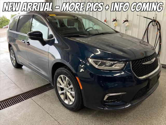 2023 Chrysler Pacifica Touring L AWD for sale in Swisher, IA