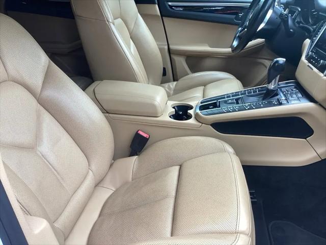 2017 Porsche Macan Macan