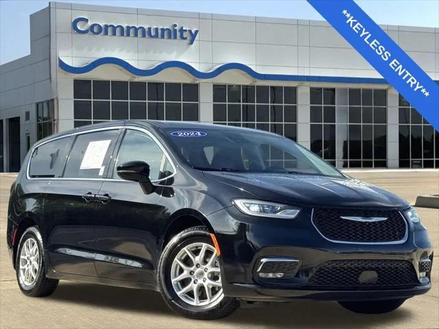 2024 Chrysler Pacifica Touring L for sale in Baytown, TX