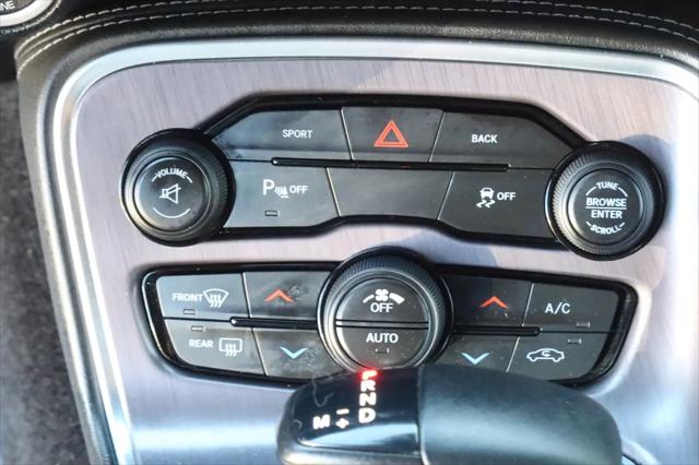 2015 Dodge Challenger SXT