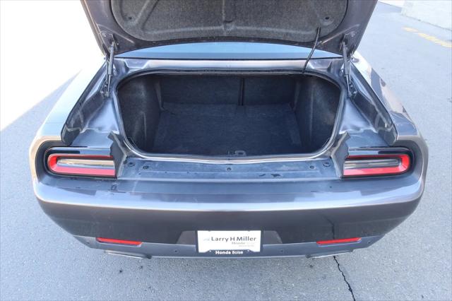2015 Dodge Challenger SXT