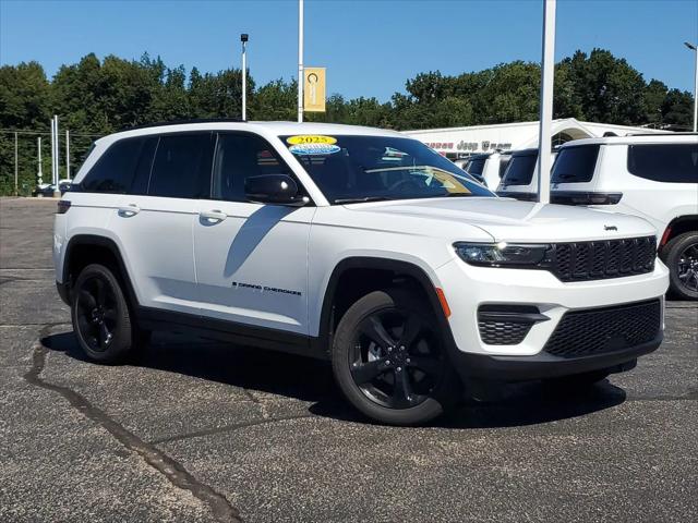2025 Jeep Grand Cherokee Altitude 4x4 for sale in Paw Paw, MI