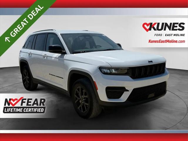 2024 Jeep Grand Cherokee Altitude 4x4 for sale in East Moline, IL