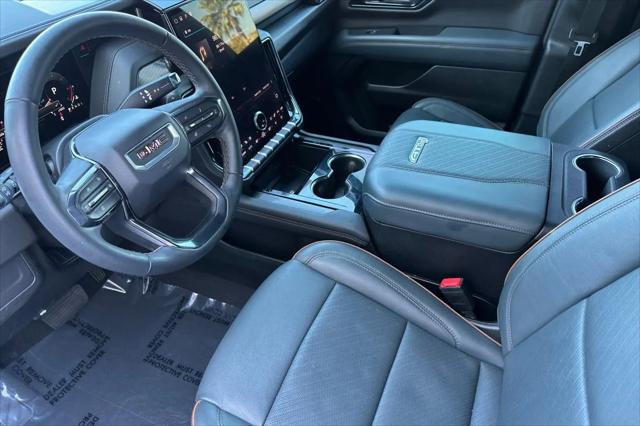 2025 GMC Yukon 4WD AT4