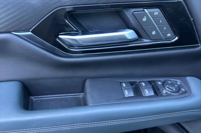 2025 GMC Yukon 4WD AT4