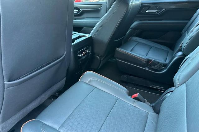 2025 GMC Yukon 4WD AT4